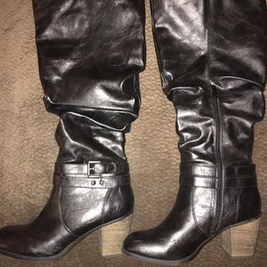 Faux leather Black boots with 2.5-3 inch heel